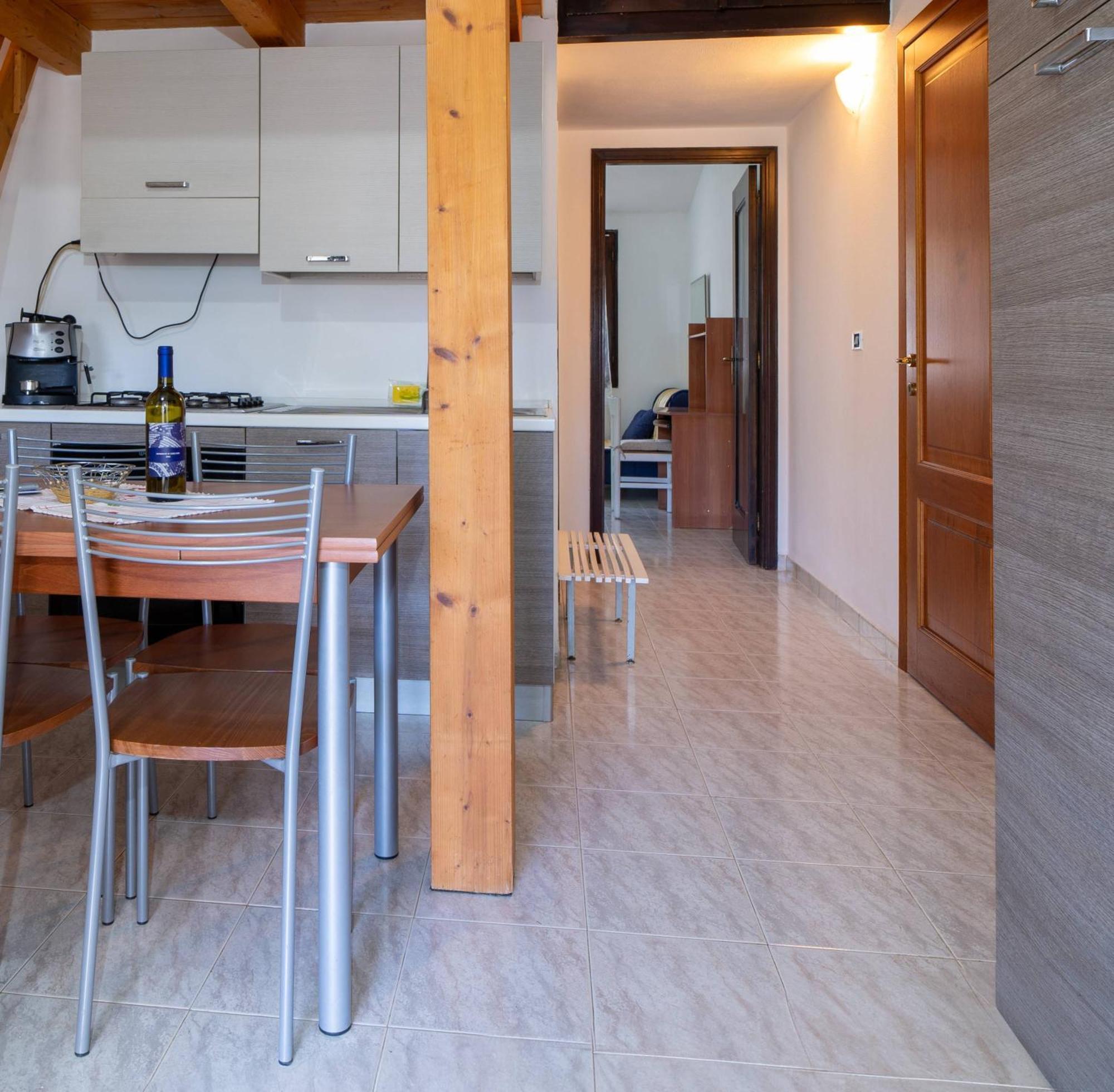 Casa Vacanze Cala Sapone ซานตันตีโอโก ภายนอก รูปภาพ