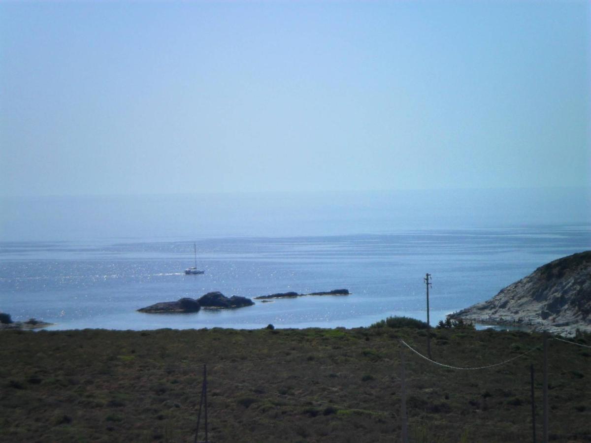 Casa Vacanze Cala Sapone ซานตันตีโอโก ภายนอก รูปภาพ